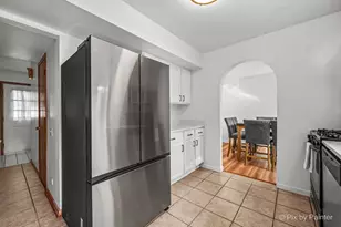 1755 Mission Hills Dr, Elgin, IL 60123 - Photo 11
