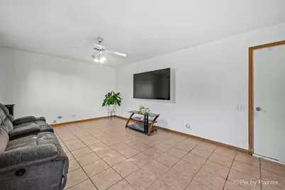 1755 Mission Hills Drive, Elgin, IL 60123 - Photo 7