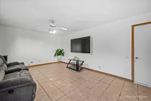 1755 Mission Hills Dr, Elgin, IL 60123 - Photo 7