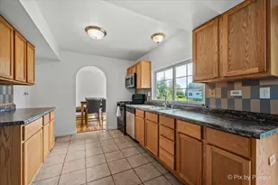 1755 Mission Hills Dr, Elgin, IL 60123 - Photo 13