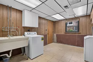 8118 Gladys Ln, Palos Hills, IL 60465 - Photo 25
