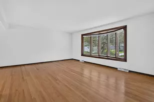 8118 Gladys Ln, Palos Hills, IL 60465 - Photo 11
