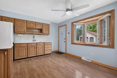 8118 Gladys Lane, Palos Hills, IL 60465 - Photo 5