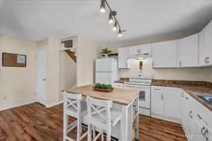 638 Sussex Ln, Crystal Lake, IL 60014 - Photo 13
