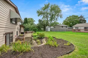 638 Sussex Ln, Crystal Lake, IL 60014 - Photo 27