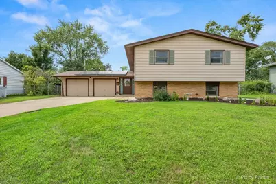 638 Sussex Lane, Crystal Lake, IL 60014 - Photo 1