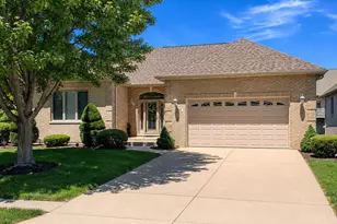 101 Rose Dr, Bloomingdale, IL 60108 - Photo 1