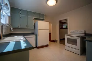 1117 E Olive St, Bloomington, IL 61701 - Photo 13