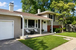 5S481 Glenoban Dr, Naperville, IL 60563 - Photo 3