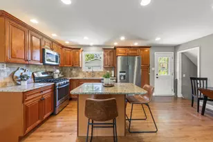 5S481 Glenoban Dr, Naperville, IL 60563 - Photo 9