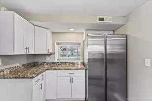 5016 Oak Center Dr, Oak Lawn, IL 60453 - Photo 7