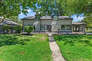 5016 Oak Center Dr, Oak Lawn, IL 60453 - Photo 1