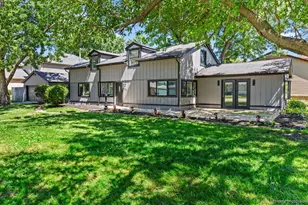 5016 Oak Center Dr, Oak Lawn, IL 60453 - Photo 3