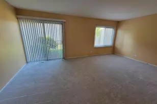 790 Overland Ct, Roselle, IL 60172 - Photo 3