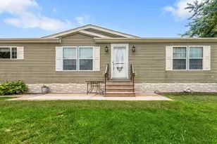 242 Fox Ln, Belvidere, IL 61008 - Photo 1