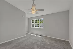 4709 Southhampton Dr, Island Lake, IL 60042 - Photo 15