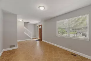 4709 Southhampton Dr, Island Lake, IL 60042 - Photo 11
