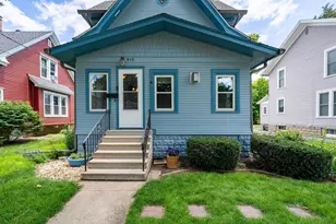 810 S Fell Ave, Normal, IL 61761 - Photo 3