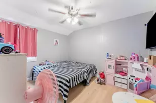 9607 S Merrill Ave, Chicago, IL 60617 - Photo 9