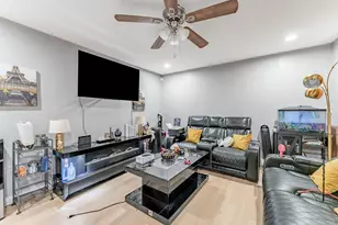9607 S Merrill Ave, Chicago, IL 60617 - Photo 5