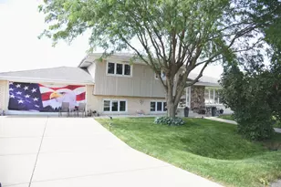 10501 S 81st Ave, Palos Hills, IL 60465 - Photo 1