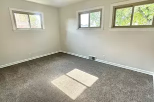 906 W Walnut St, Kankakee, IL 60901 - Photo 9