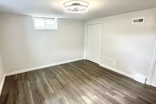 906 W Walnut St, Kankakee, IL 60901 - Photo 11