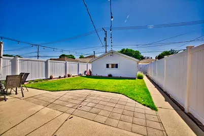 5841 S Newcastle Avenue, Chicago, IL 60638 - Photo 9