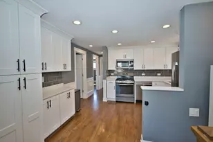 5841 S Newcastle Ave, Chicago, IL 60638 - Photo 5