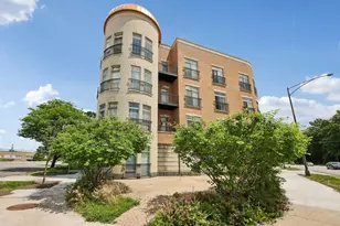 6425 W Touhy Ave, Chicago, IL 60646 - Photo 1