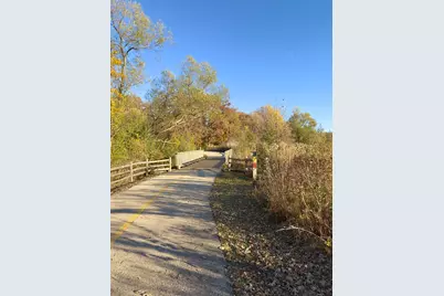 1911 Hazelwood Drive, Lindenhurst, IL 60046 - Photo 27