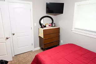 1911 Hazelwood Dr, Lindenhurst, IL 60046 - Photo 15