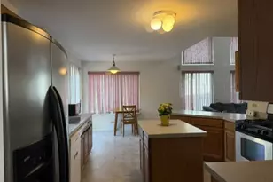 42 W Tall Grass Ct, Round Lake Beach, IL 60073 - Photo 5