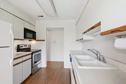 501 Lake Hinsdale Drive #408, Willowbrook, IL 60527 - Photo 9