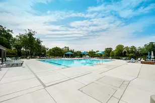 501 Lake Hinsdale Dr, Willowbrook, IL 60527 - Photo 23