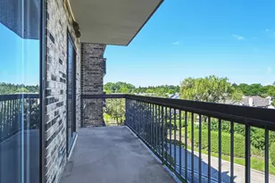 501 Lake Hinsdale Dr, Willowbrook, IL 60527 - Photo 11