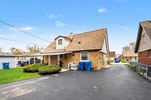 13124 Forest View Ln, Crestwood, IL 60418 - Photo 3