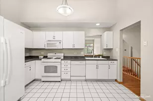 2137 Prairie Ln, Woodridge, IL 60517 - Photo 5