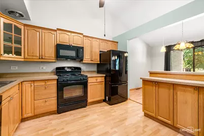 29W365 Thornwood Lane #365, Warrenville, IL 60555 - Photo 5