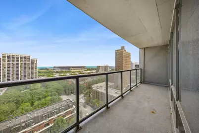 100 E 14th Street #1403, Chicago, IL 60605 - Photo 11