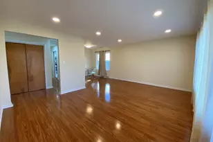 6078 N Troy St, Chicago, IL 60659 - Photo 5