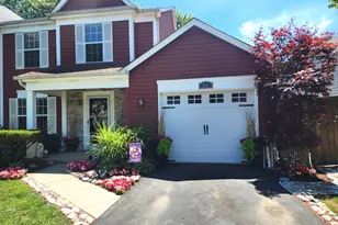 54 Sandhurst Rd, Mundelein, IL 60060 - Photo 1