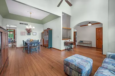 303 Torrington Drive, Bloomingdale, IL 60108 - Photo 5