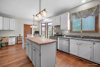 303 Torrington Drive, Bloomingdale, IL 60108 - Photo 9