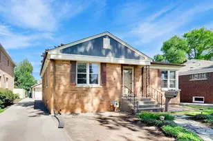 479 N Elm Ave, Elmhurst, IL 60126 - Photo 3