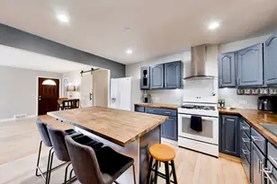479 N Elm Ave, Elmhurst, IL 60126 - Photo 9