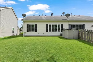 2582 Carlisle Ln, Hampshire, IL 60140 - Photo 17