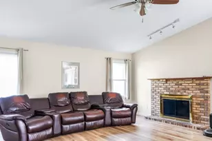 2318 Osage Dr, Champaign, IL 61821 - Photo 7