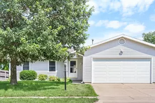 2318 Osage Dr, Champaign, IL 61821 - Photo 3