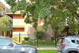 4537 N Dover St, Chicago, IL 60640 - Photo 1